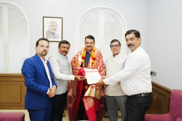 ಮಹಾ ಸಿಎಂಗೆ ಆಹ್ವಾನ ಕೊಟ್ಟ ಹಾರನಹಳ್ಳಿ
