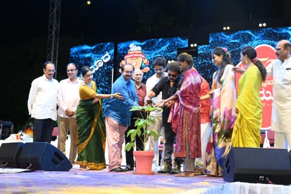 ನಗು ನೀಡಿದವರು ನಾಡಿಗೆ ಬೆಳಕು ನೀಡಿದ್ದಾರೆ” – ರವಿಚಂದ್ರನ್