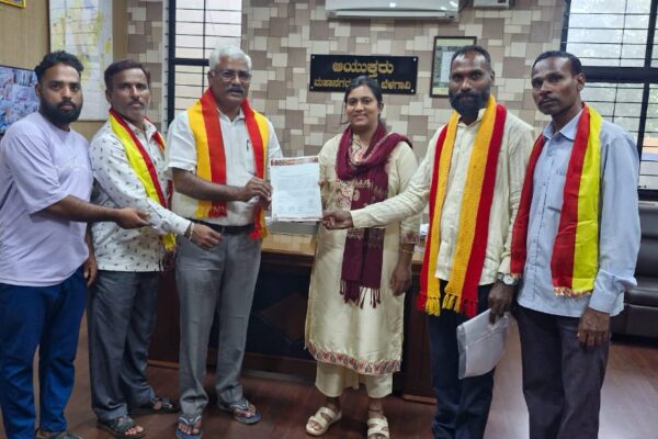 ಕನ್ನಡ ನಾಮಫಲಕ- ಮೇಯರಗೆ ಅಭಿನಂದನೆ