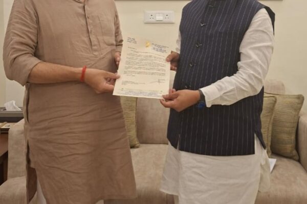 ಬೆಂಗಳೂರು–ಮುಂಬೈ ನಡುವೆ ಮತ್ತೊಂದು ಸೂಪರ್ ಫಾಸ್ಟ್ ರೈಲು ಶೀಘ್ರದಲ್ಲೇ- ಜೋಶಿ